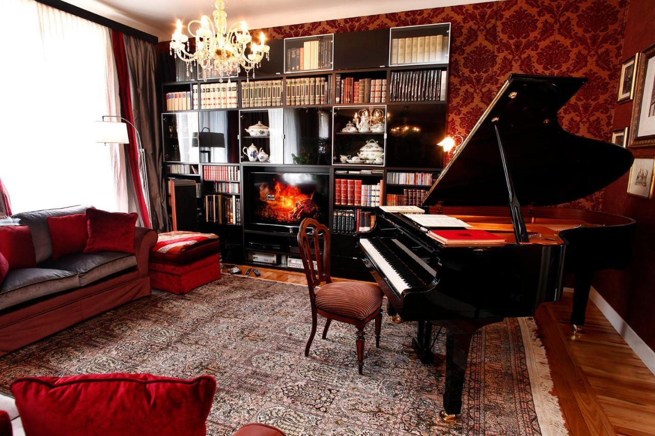 Luxury Room In Central Art Nouveau Building Next To Metro Station Milano Esterno foto